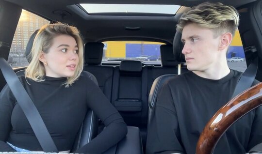 Russian chick gave a hot blowjob to boyfriend in the car 