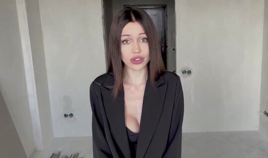 Russian chick has no money, but she knows how to give a hot blowjob 