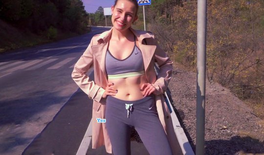 ⁣An athletic chick fell for a pickup truck and is now fucking outdoors 
