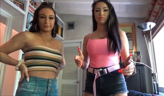 The guy got hot with a double blowjob on a chick in a home video 