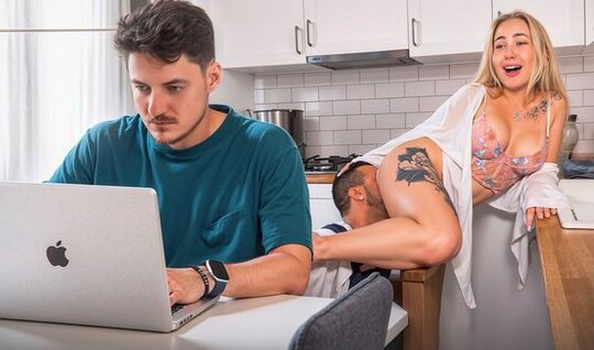 ⁣Russian bitch cheated with a plumber behind her boyfriends back 