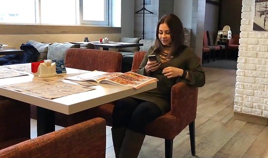 ⁣Russian pikaper lit on Blowjob stranger and gave her mouth in toilet of cafe 