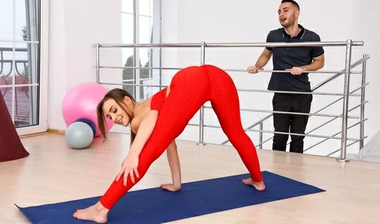 The fitness trainer pulled leggings off the heifer and gave her a depraved sex with orgasm 
