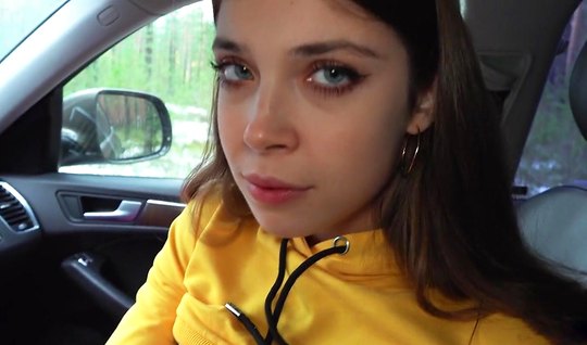 After a trip by car, a Russian girl fucks with a guy and cums with delight 