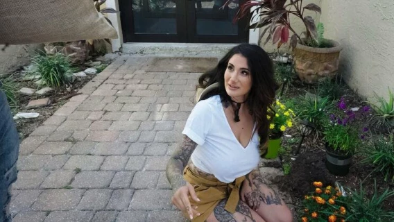 Milf Hunter | Hunting The Horny Gardener (Arabelle Raphael, Jmac) 