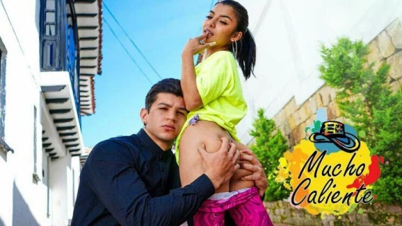 Club Sweethearts | Latina Chick VS The Waiter (Lola Canales, Zack Whiter) 