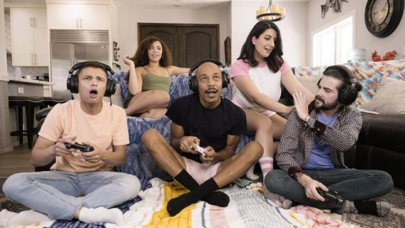Hot Girls Game | Fucking With The Gamers (Willow Ryder, Sarah Arabic, Johnny Love) 
