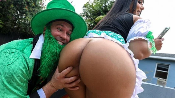 Ass Parade | Fuck Me, Im Irish (Rose Monroe, Sean Lawless) 