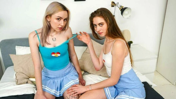 Club Sweethearts | Lesbian Art Lovers (Lisa Nixon, Kate Love) 