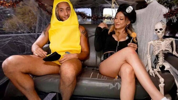 Bang Bus | Happy Swalloween (Derek Savage, Mads Flores) 