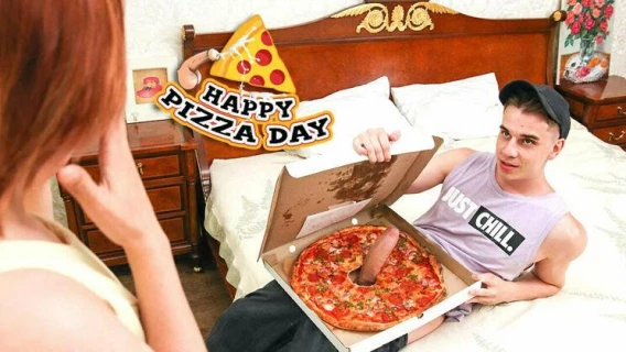 Club Sweethearts | Pepperoni Pizza Day (Violet Clarke, Cristafeer Robien) 