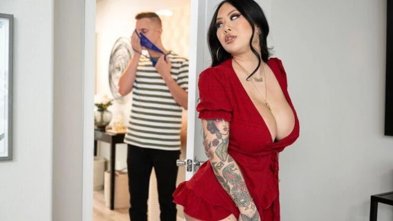 Brazzers | I Need Privacy! Except In The Shower (Connie Perignon, Alex Mack) 