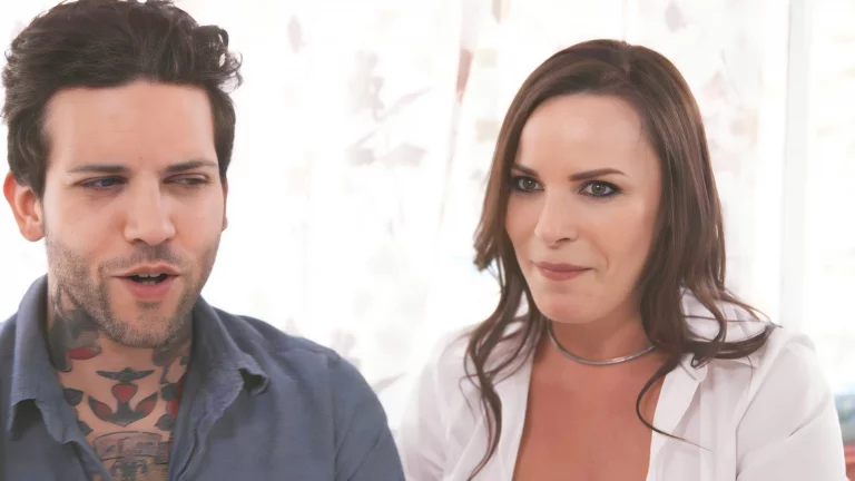 Alex Harper And Dana DeArmond Share His Big Dick On The Couch 