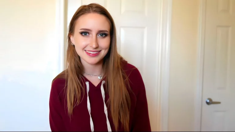 Hot Laney Grey Is So Horny 