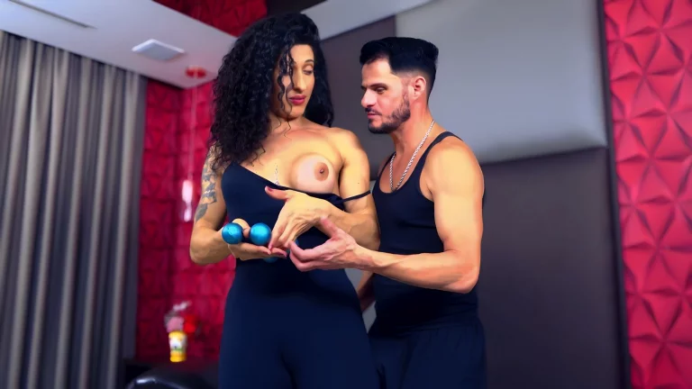 Hardbody Transsexual Takes It In The Ass 