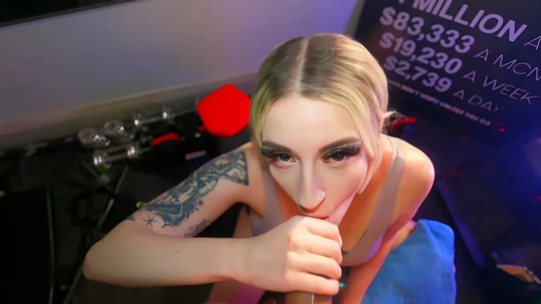 PAWG Emily Stretch 2 Sex 