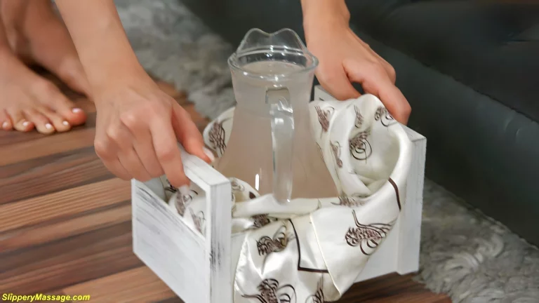 Novella Night Curvy Te*** Anal Massage 