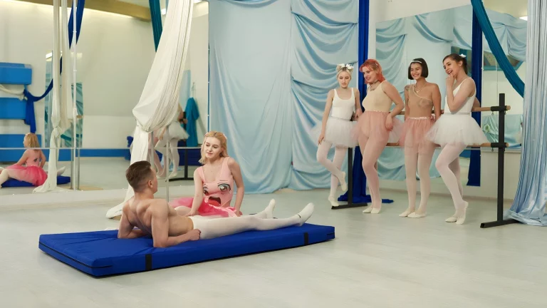 Reverse Gang Bang With Hot Ballerinas 