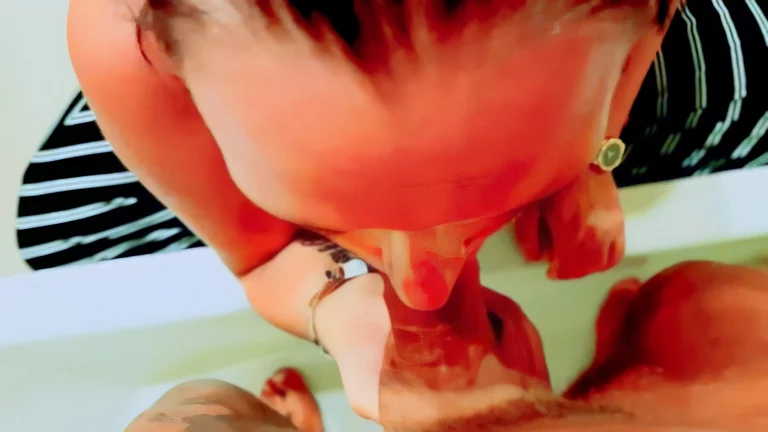 ⁣Cutie Loves Sucking Cock 