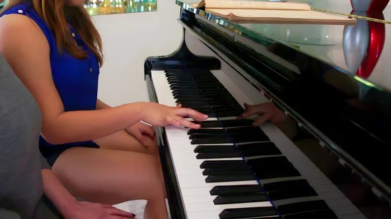 ⁣Amateur Lesbian Piano Lick And Screw 