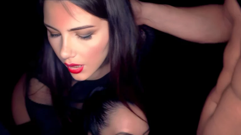 ⁣Dark Haired Babes And A Hot Blonde Enjoy Big Dicks 