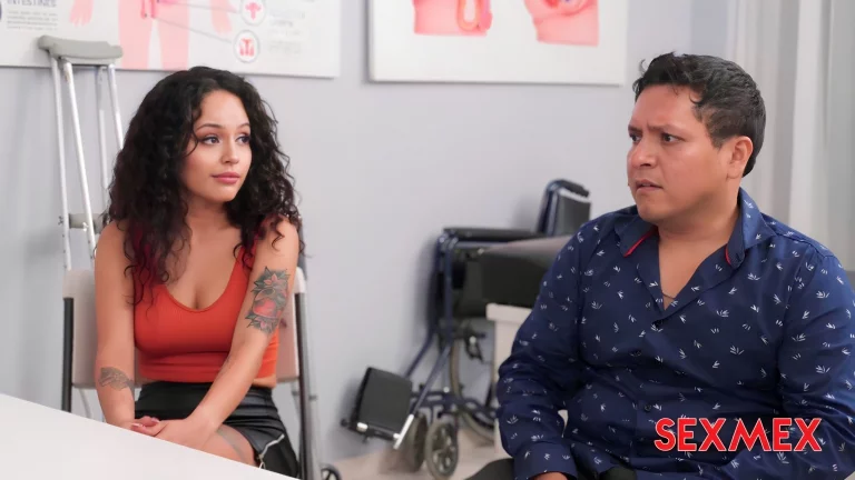 ⁣The Doctor Impregnated His Wife 