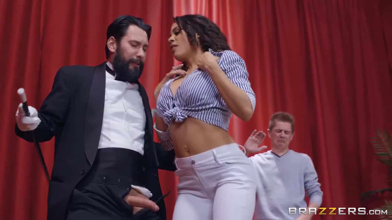 Now You See Me, Now You Ho  