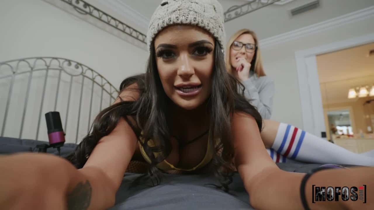 Welcome to the Cam Show – Sofi Ryan, Addison Lee  