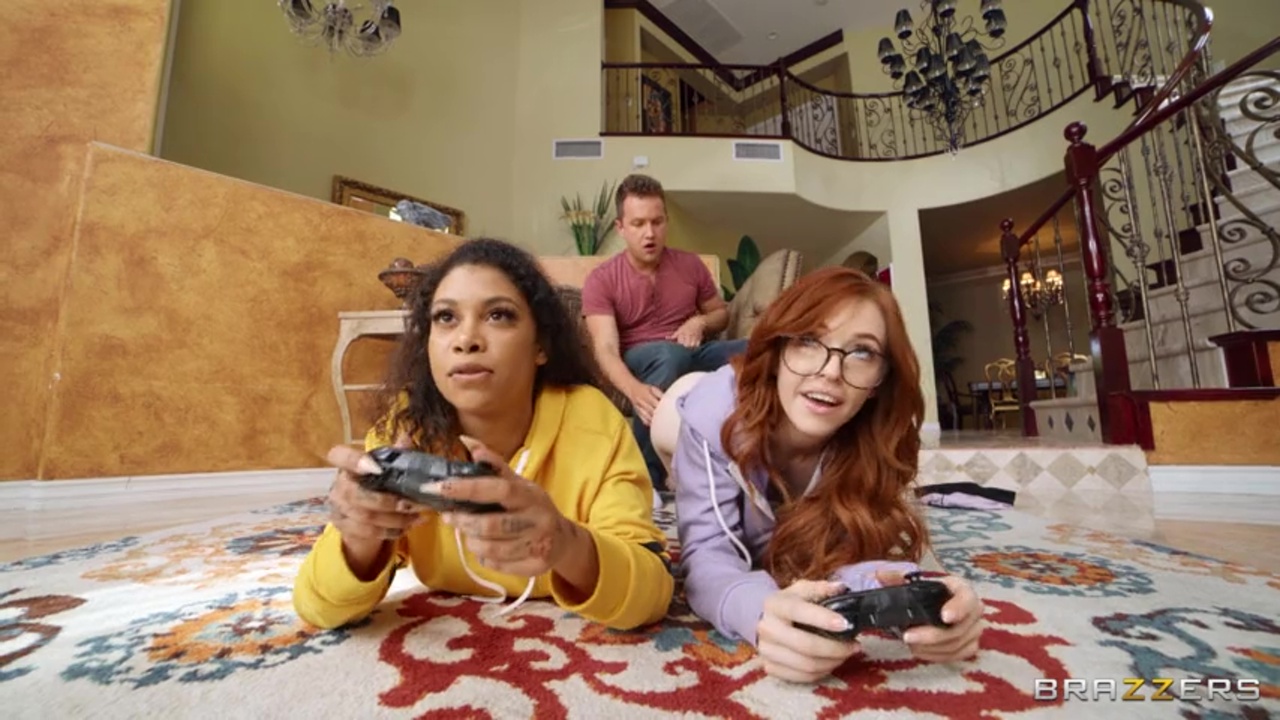Gamer Girl Threesome Action  
