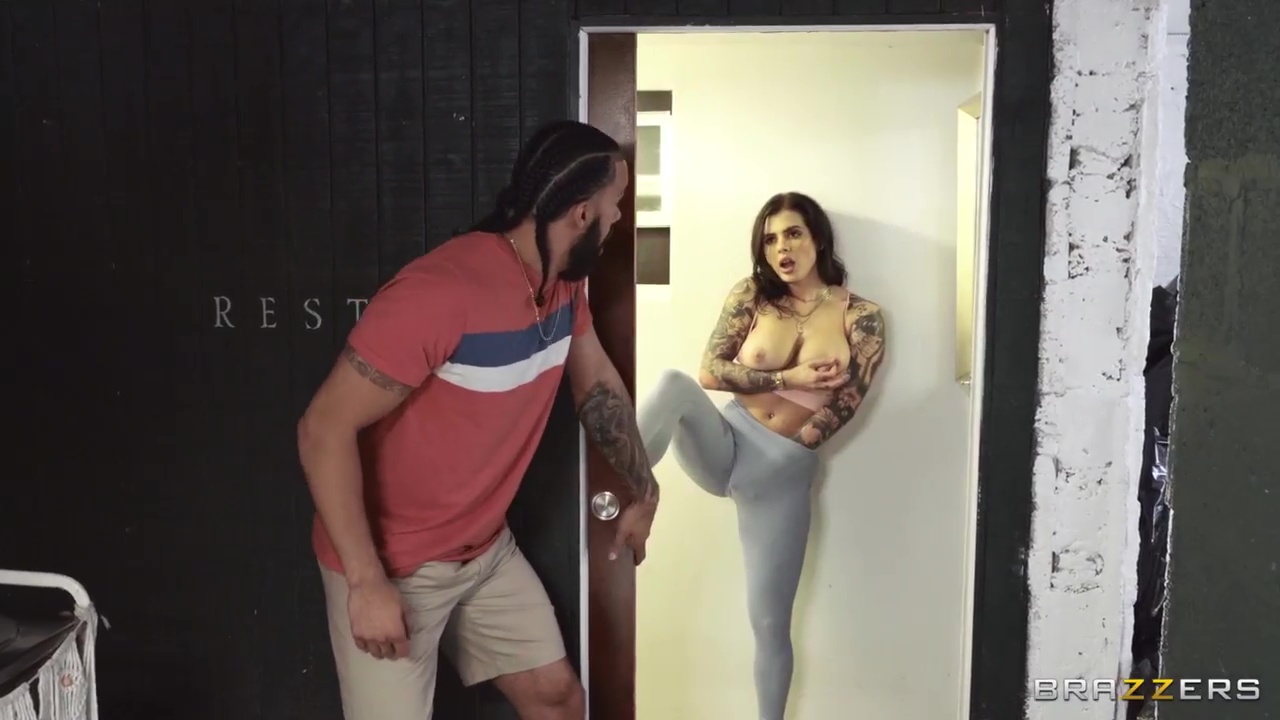 ⁣Keisha’s Anal Picnic  
