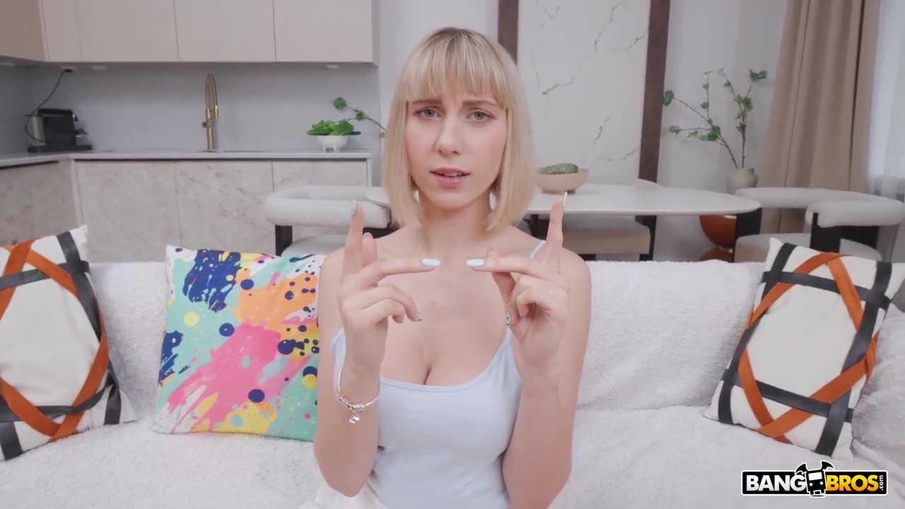 ⁣Ukrainian Supermodel Takes it in the Ass  