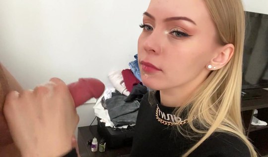 Russian chick pampers a guy with a blowjob before work 