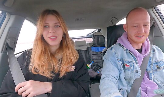 Russian chick fell for the pick-up artists bait and sucks in the car 