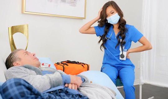 Asian nurse gave a guy a quality blowjob 