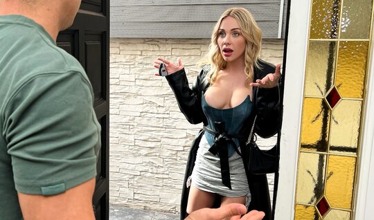 The blonde was mistaken in the address, but still wanted sex 