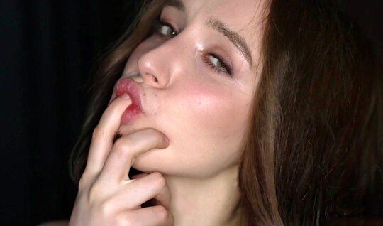 Young Russian bitch perfectly sucks before anal sex 