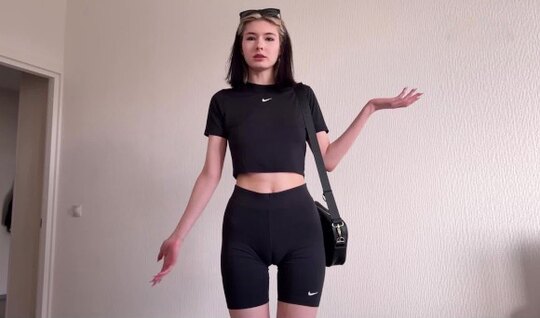 Young girl came to the boyfriend to have sex in a cap 