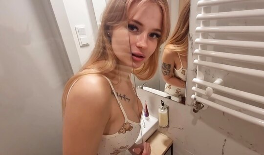 Blonde with tattoos trampled in the bathroom 