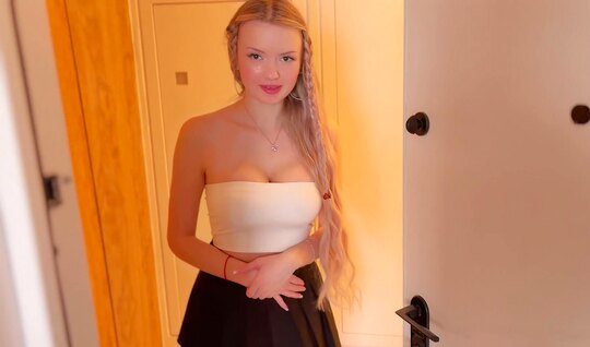 The blonde came to the guy herself to try his dick 