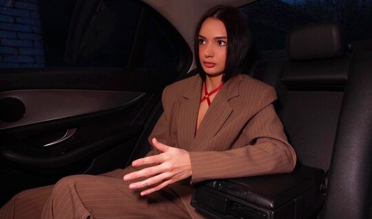 ⁣Russian escort is ready to serve a dick even in the car 