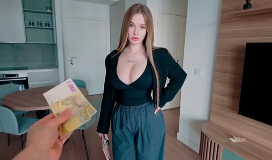 ⁣She showed off her big tits solely for the sake of money 