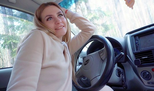 Russian girl in the car went out into nature and had sex with him until she finished 