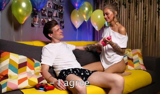 Russian girl got anal penetration for the holiday 