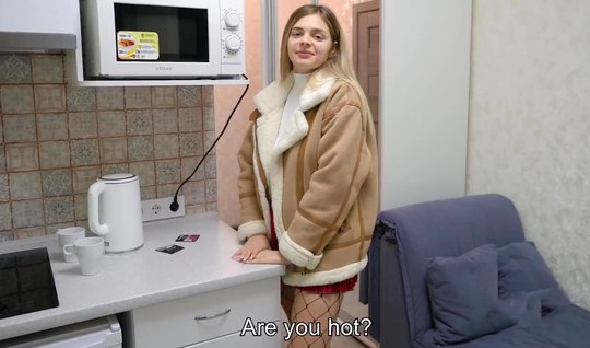 He called the girl home to warm up and had anal sex with her 