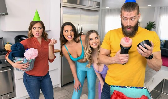 Double blowjob chicks persuaded the bearded man to group sex 